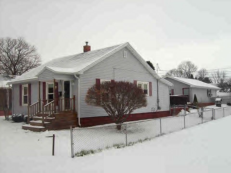 2nd image of 210 Jules St