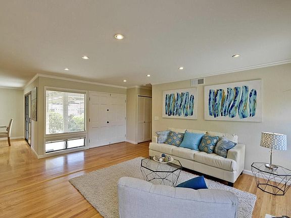 3rd image of 1049 Bentoak Ln