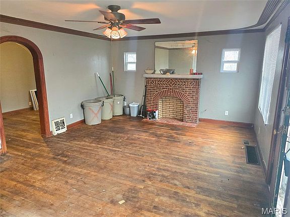 2nd image of 2305 W 24th St