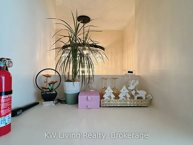 47 Vanity Cres — Photo 9