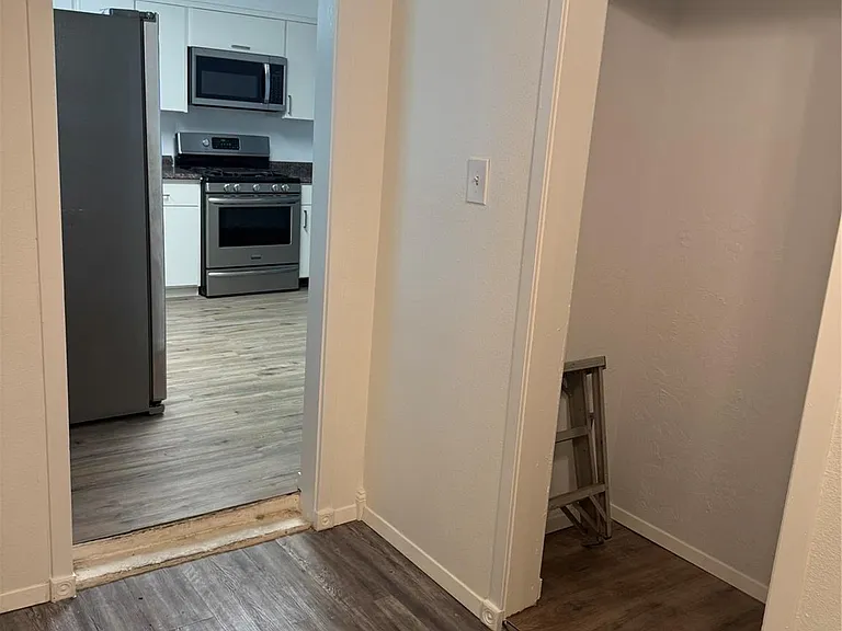 935 Creager St — Photo 9