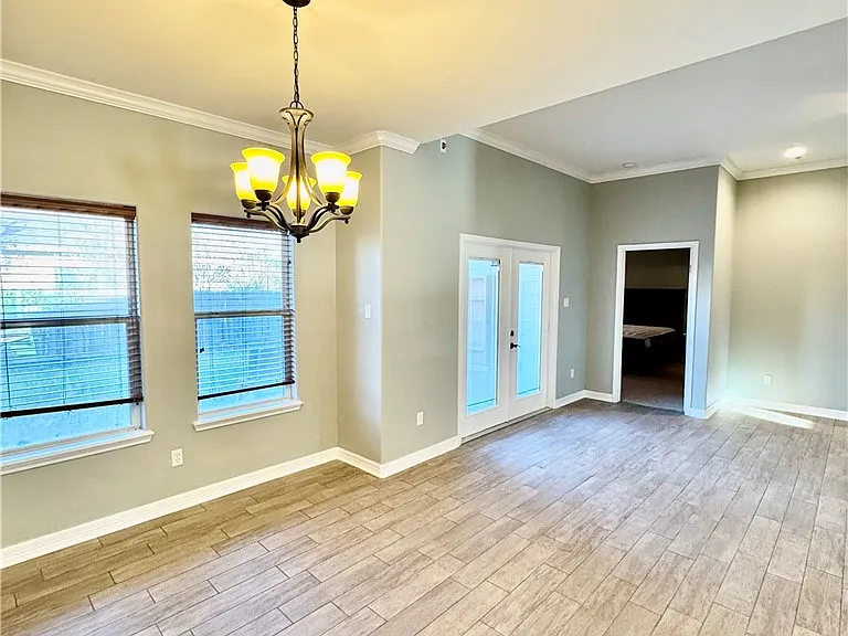 5722 Loire Blvd — Photo 7