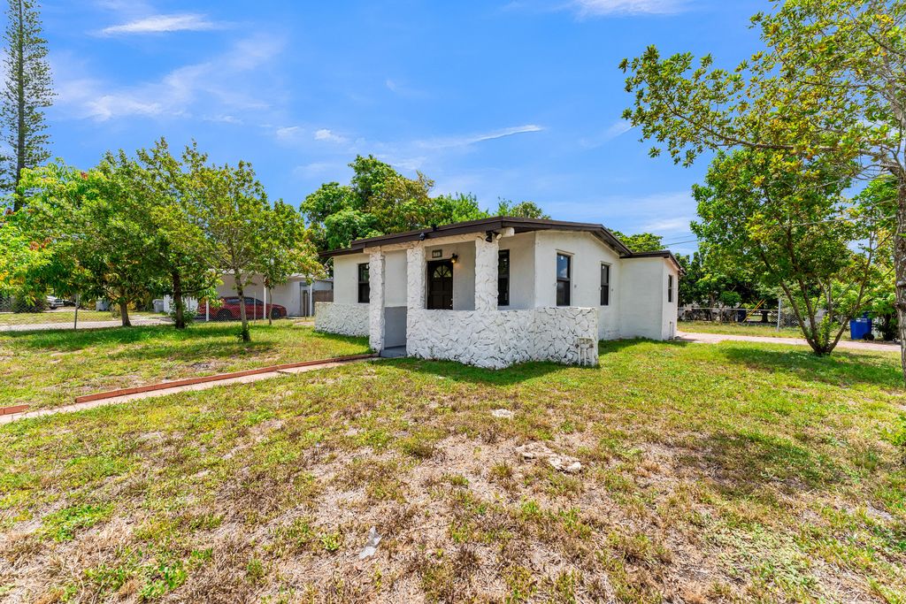 1712 NE 50TH Court, photo 5