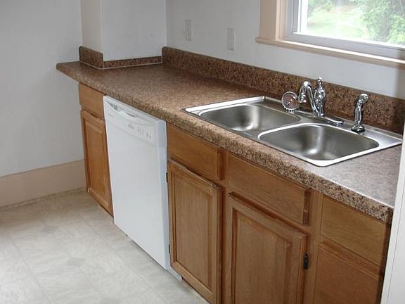 4th image of 311 Forest St