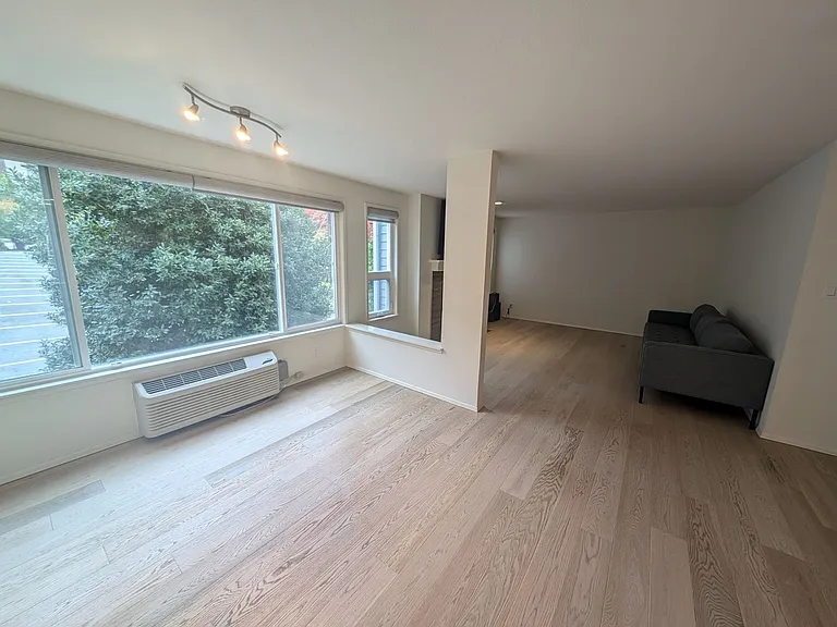 1800 Boylston Ave #304 — Photo 11