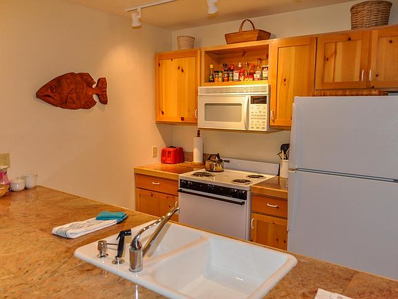 4th image of 2740 Shadowmoon Ln #221