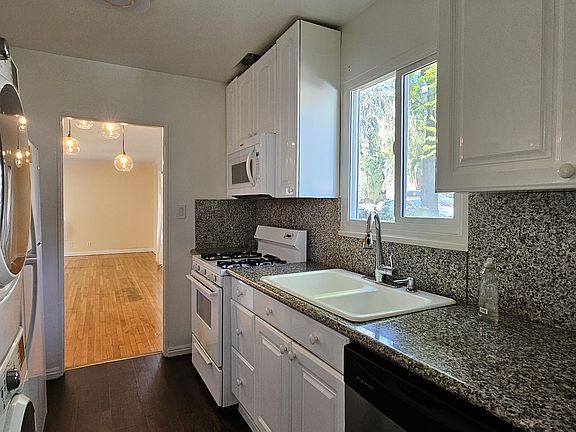 5th image of 16524 W Sunset Blvd #16524