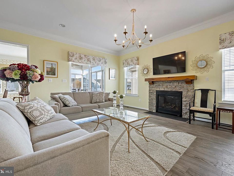 1st image of 19149 Chartres St #27