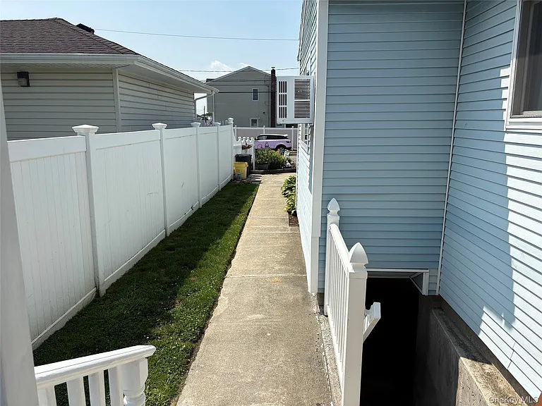 64 Sherman Ave — Photo 11