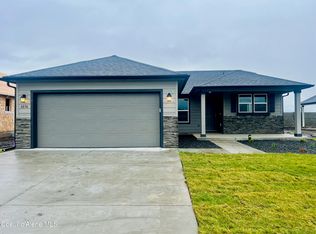 6036 W Ballentree Ln, Rathdrum, ID 83858
