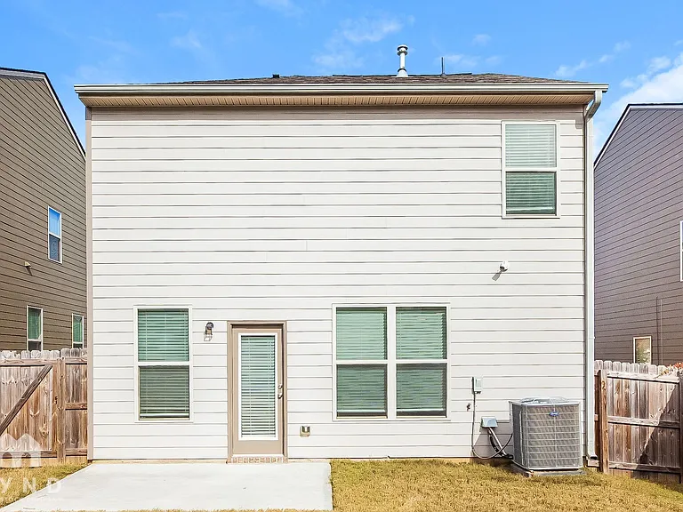 484 Dasheill Ln — Photo 15