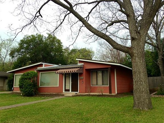3rd image of 4900 W Park Dr