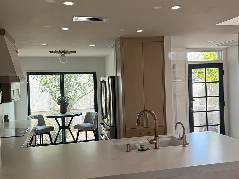 2949 E Rose Ln — Photo 11