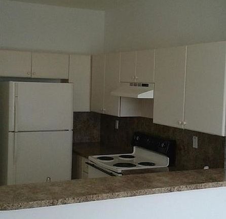 4th image of 17610 NW 73rd Ave APT 201