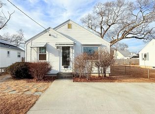 35 Community Rd, Warwick, RI 02889
