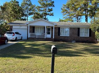 215 Eppingdale Dr, Spring Lake, NC 28390