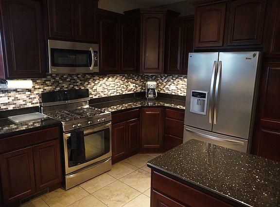 4th image of 435 Monterey Dr