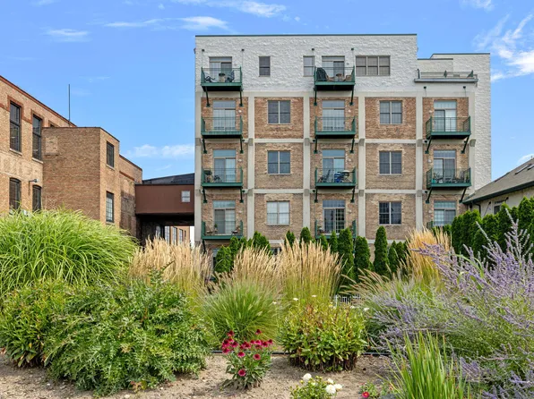 1117 Broad St Unit 2C, Saint Joseph, MI 49085