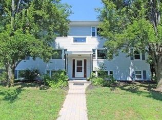 7 Lovefield St #1, Easthampton, MA 01027