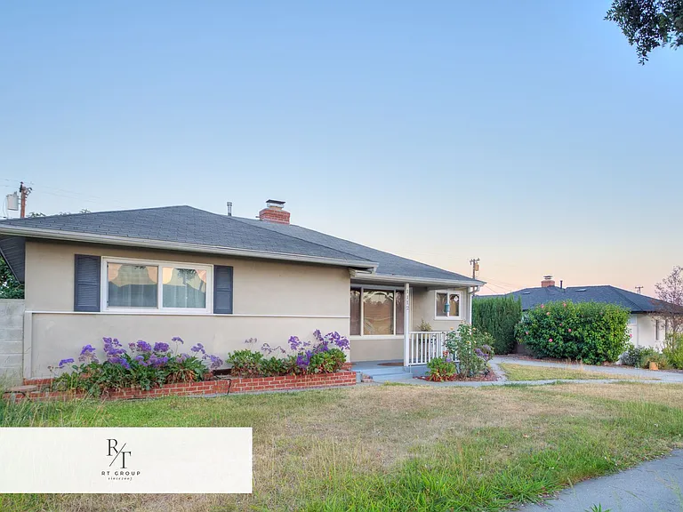 1112 Riedel Ave — Photo 1