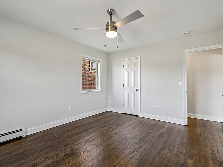 Kings Gardens Apartments — Photo 3