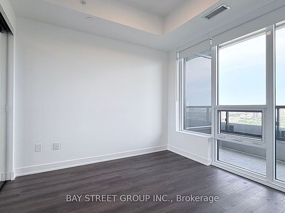 5th image of 609 Sherbourne St #4605
