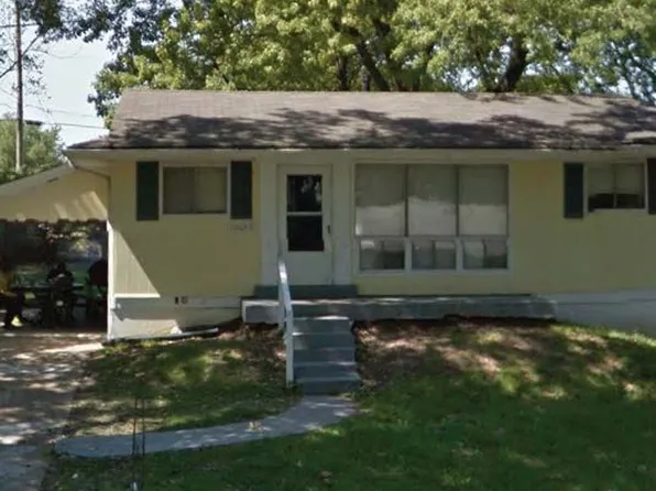 10035 Pepper Ln, Saint Louis, MO 63136