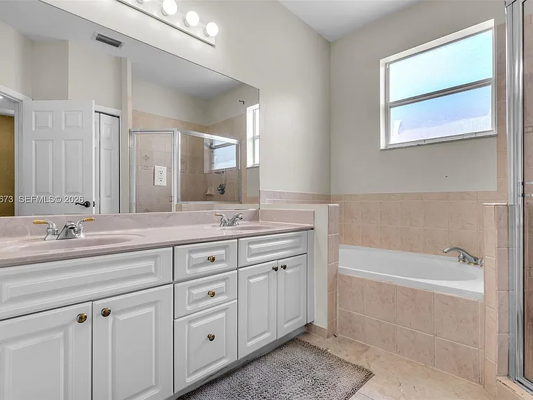 5149 SW 137th Ave #0 — Photo 5