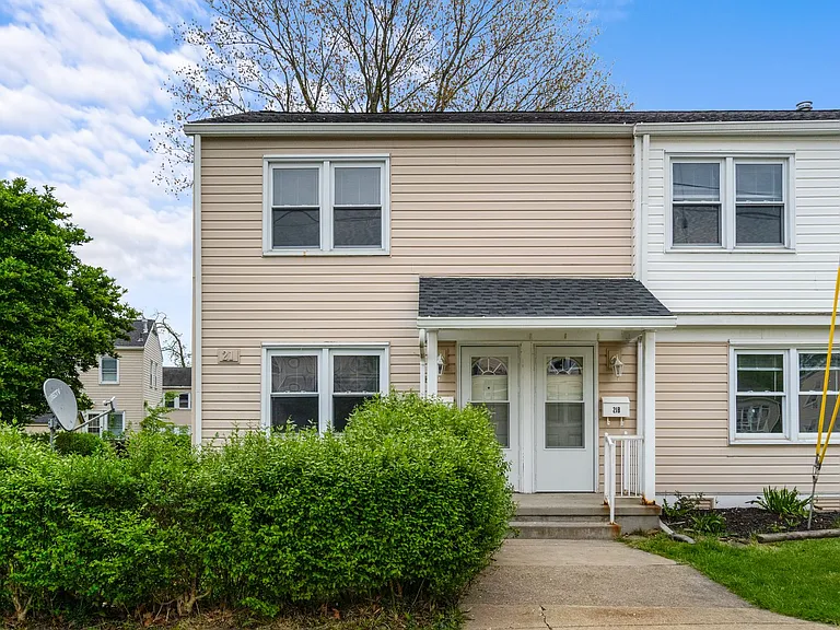 4 Midland Heights Cir #C — Photo 16