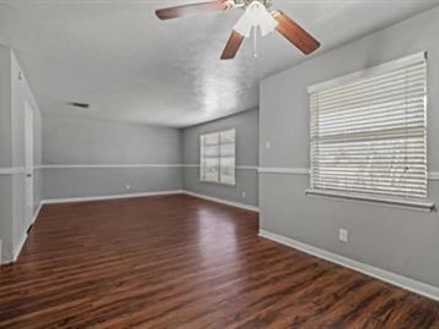 Ennis Place Apartments — Photo 4