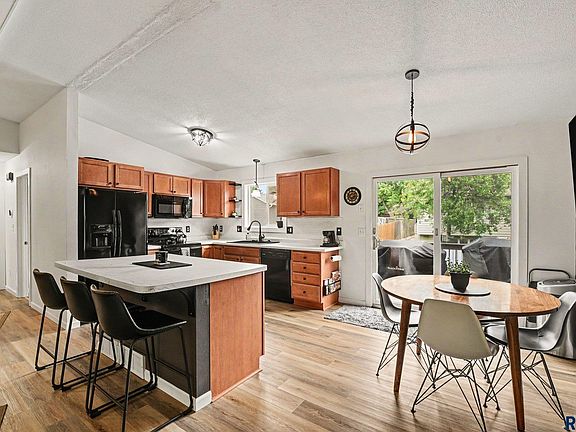 2nd image of 2504 S Groveland Ave Avenue