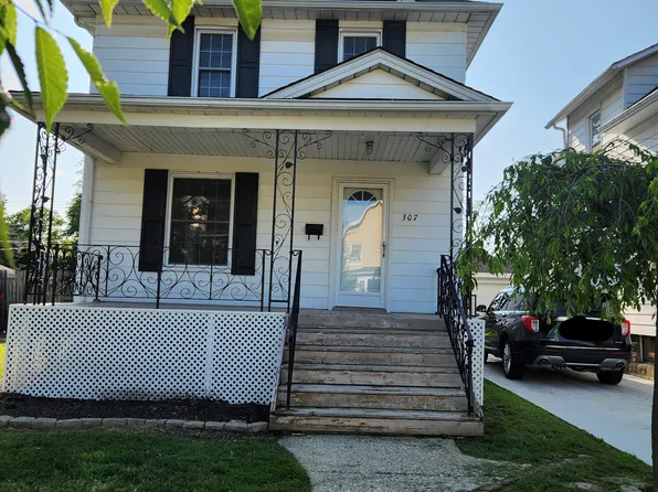 307 Riverview Ave, Monroe, MI 48162