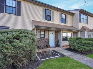 52 Croyden Ct, Somerset, NJ 08873