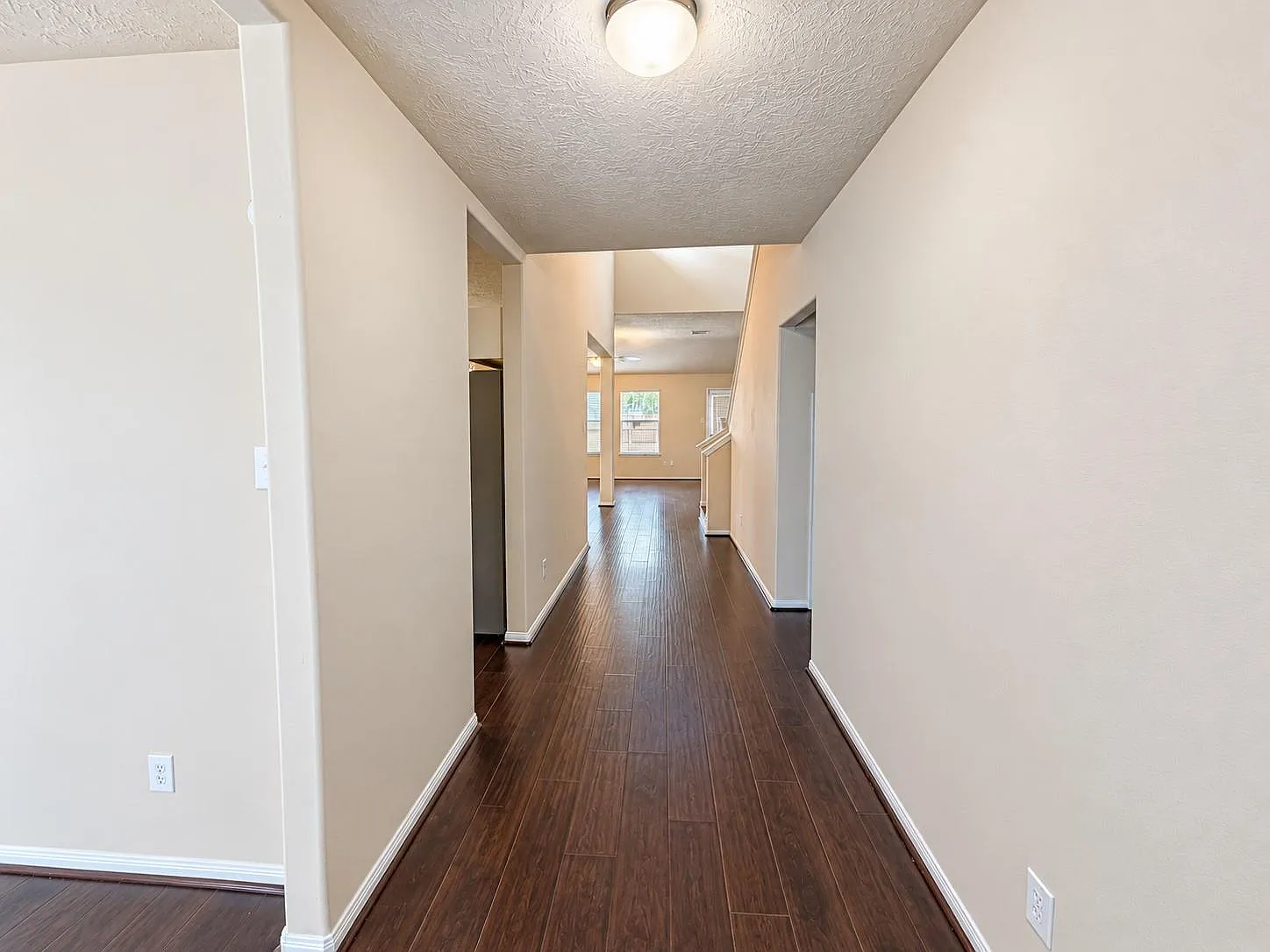 4 bed, 3.5 bath, 2696 sqft, $2,450 — Photo 4