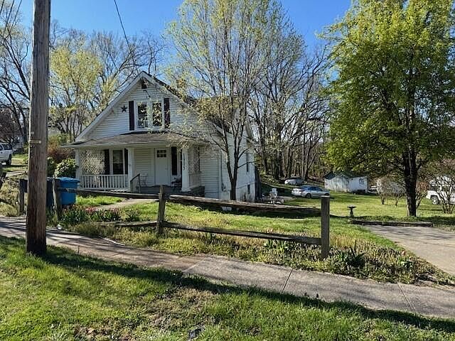 1st image of 1905 Kenwood Blvd SE