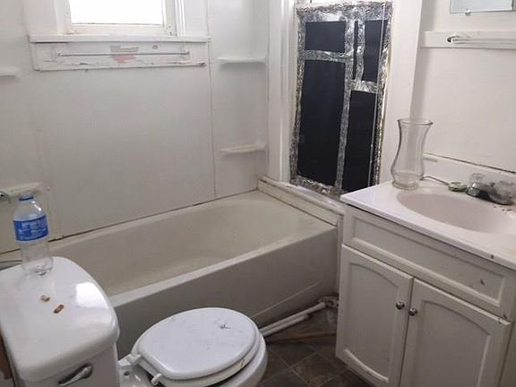 4th image of 1424 Dawson St