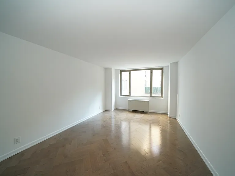160 E 84th St #3B — Photo 5
