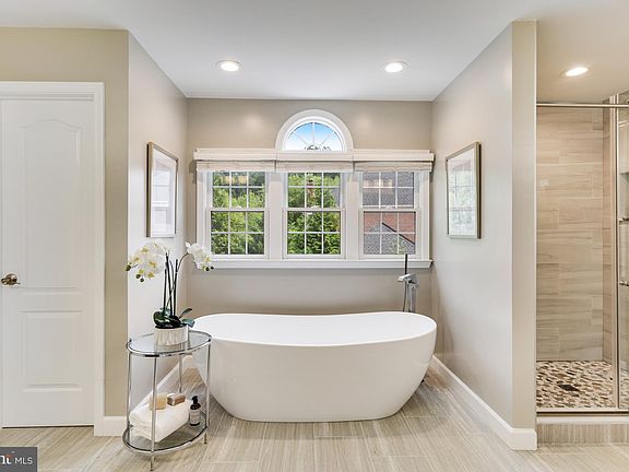 5th image of 12654 Rose Crest Ct