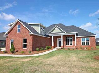 102 Clarissa Dr, Warner Robins, GA 31088