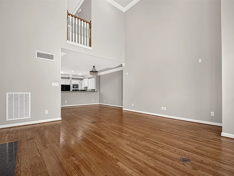 1513 Roy St — Photo 9