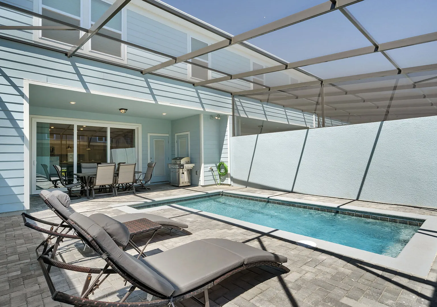 Cozy 5BR Home with Pool & Fun Themed Rooms — Photo 2