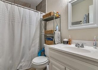5th image of 325 Gardenview St #325