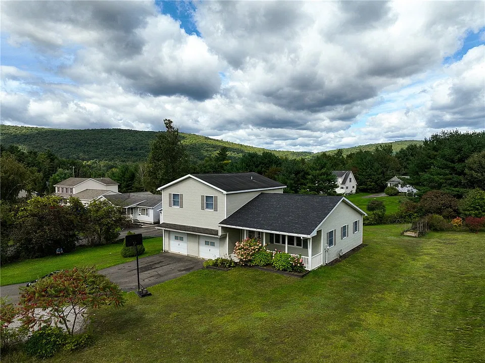 112 Central Dr