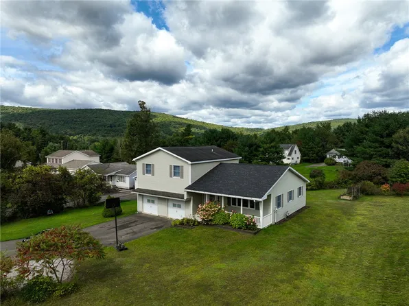 112 Central Dr, Oneonta, NY 13820