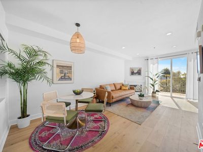 6038 Carlton Way APT 304, Los Angeles, CA, 90028