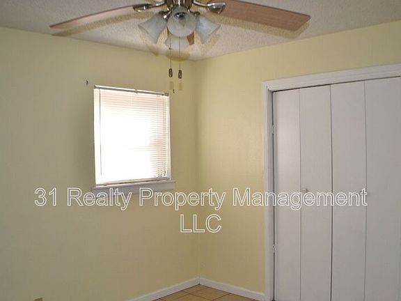 5th image of 706 N Frisco Rd