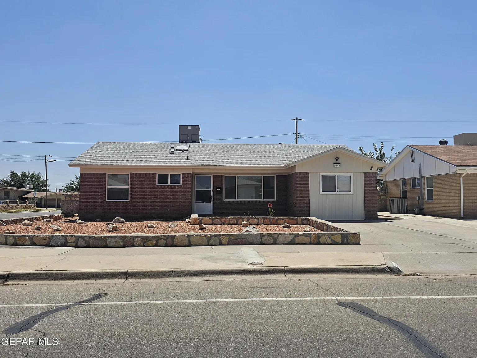 4 bed, 2.0 bath, 1456 sqft, $1,500 — Photo 1