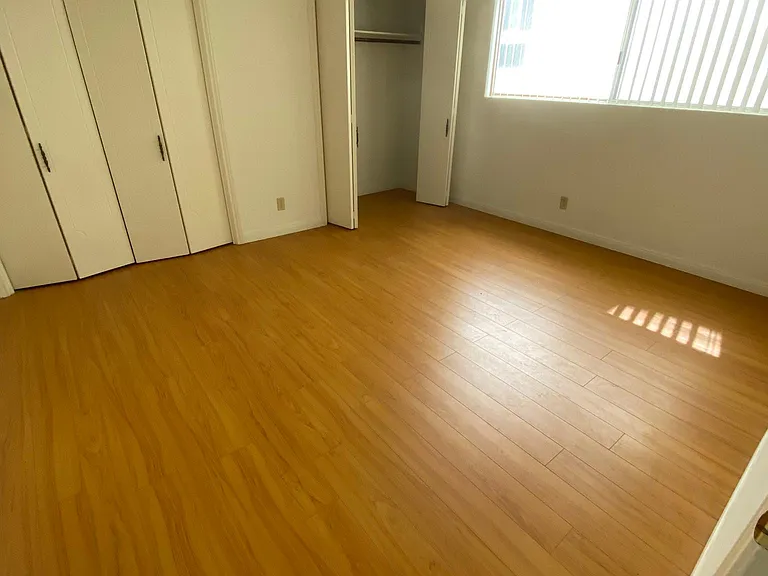 1275 Barry Ave #1 — Photo 4