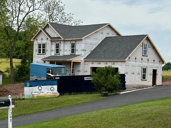 1307 Running Deer Dr, Auburn, PA 17922