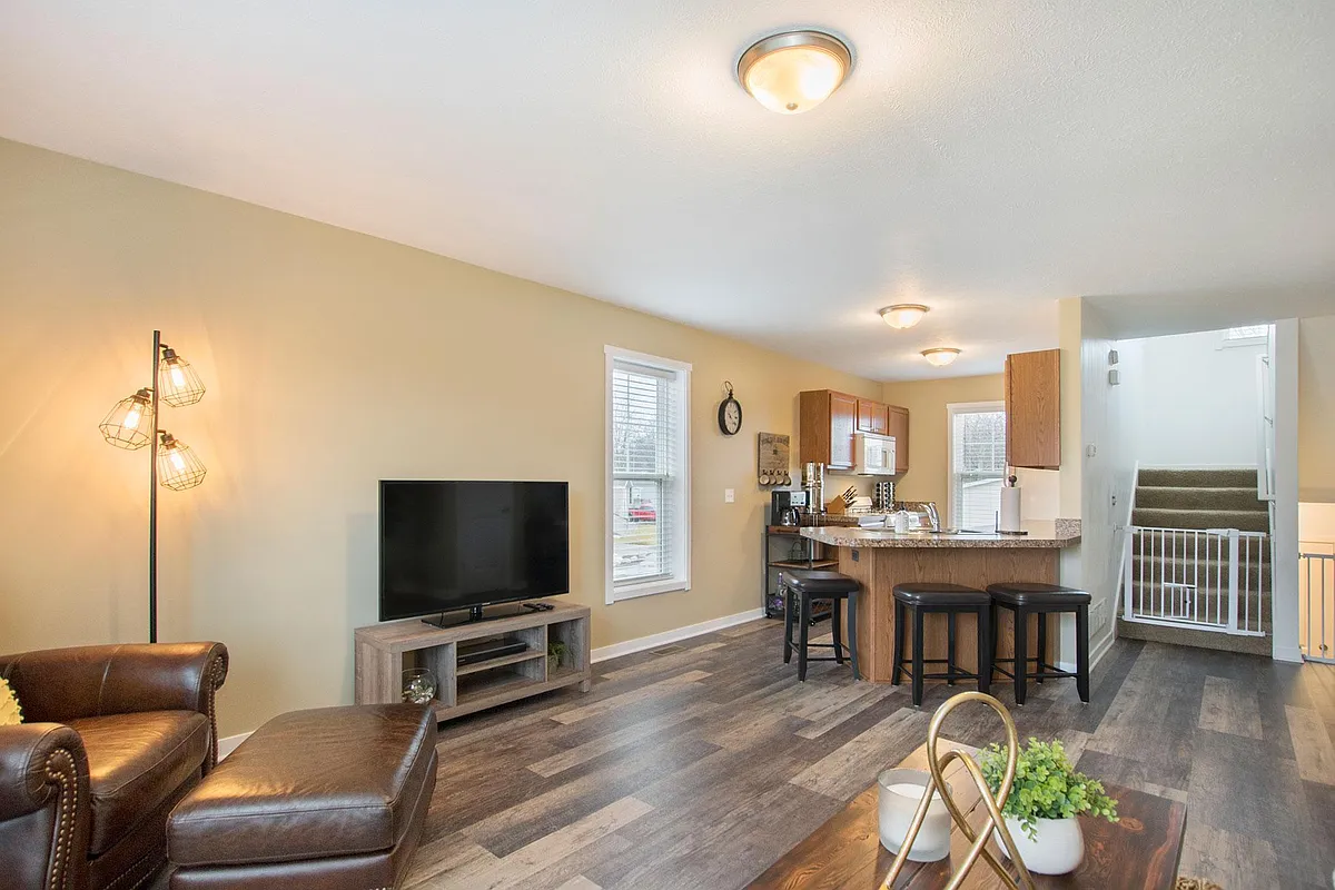 Living room - kitchen - 11250 Kistler Dr